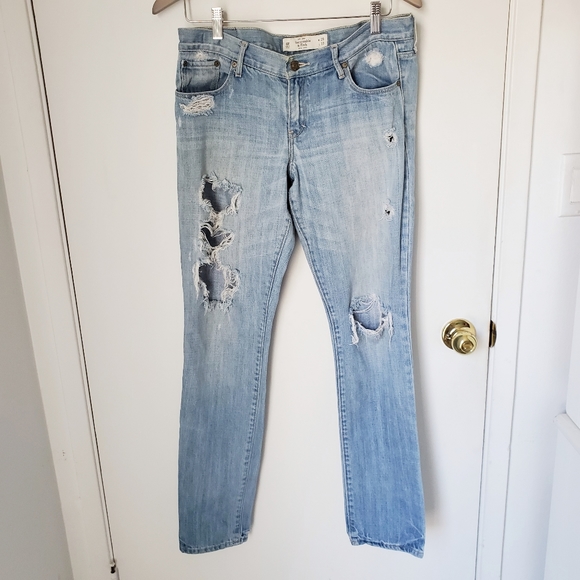 Abercrombie & Fitch Denim - Abercrombie & Fitch Erin Jeans distressed size 6